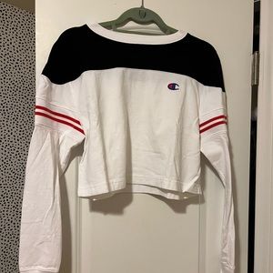 Long Sleeve Champion Cropped Shirt